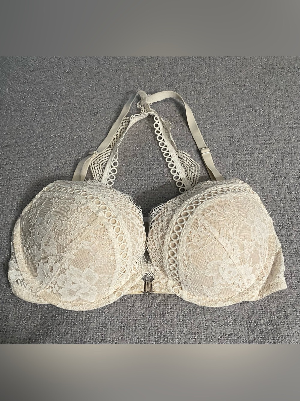 Victoria's Secret Lace Front-Closure Padded Bra in Cream